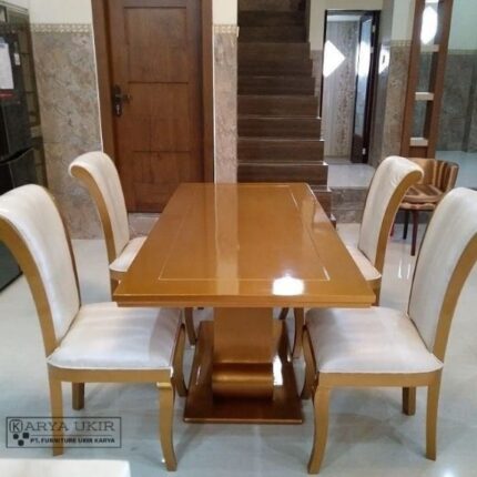 Desain Meja makan kursi jok mewah aksen klasik dan kursi makan busa dengan bahan material kayu jati kualitas terbaik.