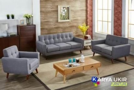 Gambar Kursi jati minimalis longger adalah sebuah jenis sofa ruang tamu terbaru modern yang cocok ditempatkan pada kantor maupun apartemen