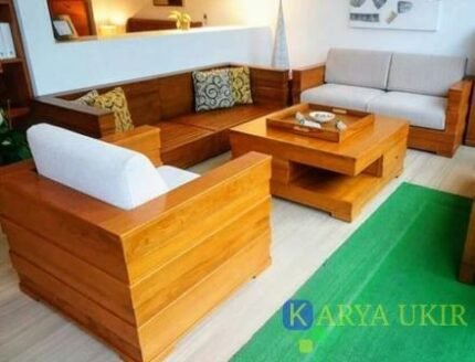 Sofa minimalis box kayu jati adalah sebuah kursi tamu dengan desain modern dan simple sangat nyaman cocok untuk segala jenis desain ruangan