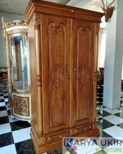 Lemari dua pintu murah dengan bahan kayu jati TPK Perhutani adalah asli produk buatan home industri mebel karya ukir furniture Jepara
