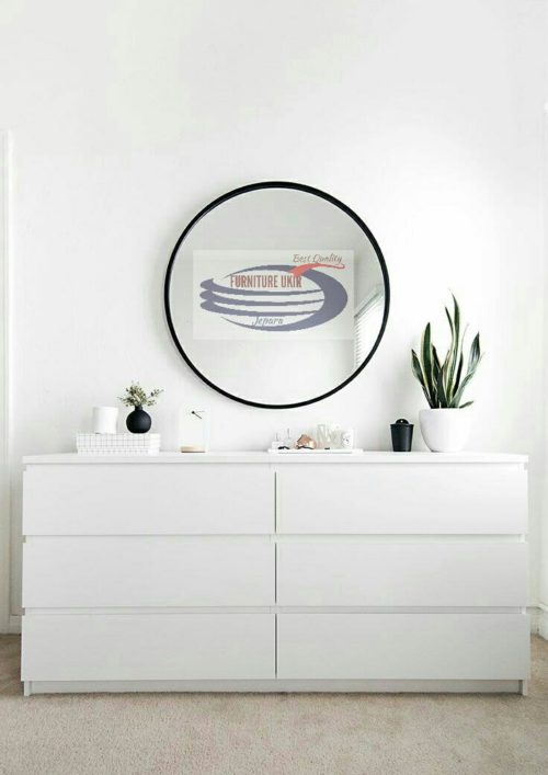 Bufet minimalis modern ini adalah sebuah bufet hias yang indah dan cocok untuk segala jenis ruangan