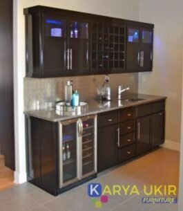 Kitchen set minimalis atau yang biasa disebut dengan meja memasang di dalam dapur untuk di dalam rumah maupun restoran dengan desain terbaik