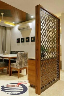 Desain sketsel Jati elegan untuk ruangan tamu minimalis dan ruang keluarga dengan desain modern dengan kombinasi bufet pembagi ruangan unik