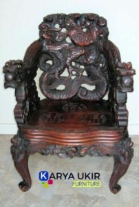 Kursi antik Nagasari adalah sebuah kursi klasik dengan motif naga yang biasa digunakan untuk kursi upacara dan sembahyang juga sebagai hiasan