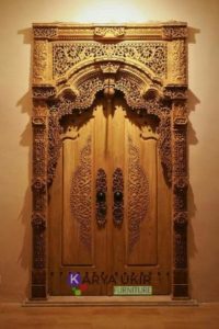 Pintu ukir Jepara atau yang biasa disebut dengan pintu gebyok adalah sebuah pintu rumah dengan motif tatahan khas jawa Tengah