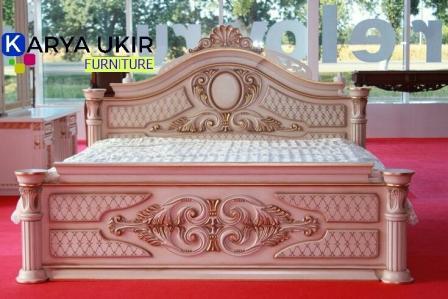 Dipan jati terbaru atau tempat tidur atau ranjang mewah Jati adalah sebuah furniture yang mempunyai kegunaan untuk alas dan untuk meletakkan kasur