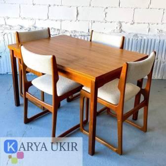 Meja minimalis jati unoe, adalah jenis meja makan dengan bentuk minimalis berbahan utama kayu jati kualitas grade A. Jenis meja makan ini