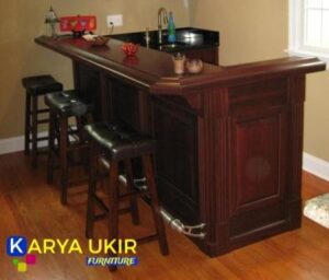meja dapur klasik dengan bahan material kayu jati dan sebuah mini bar dengan motif koin batang Jati desain menarik dan indah juga murah