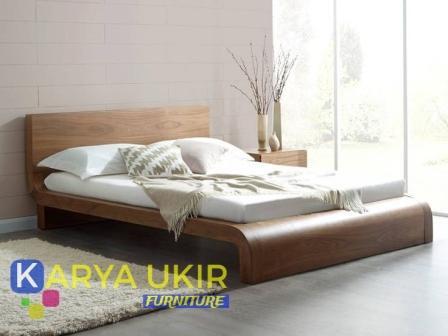 Ranjang Solid minimalis dengan bahan material kayu jati atau yang biasa disebut dengan tempat tidur modern solid model terbaru harga murah