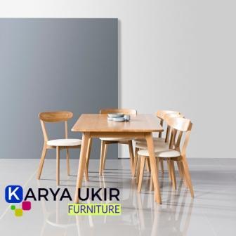 Meja makan sederhana minimalis 4 kursi dengan desain Retro modern dan meja ruang makan modern dengan bahan material kayu jati harga murah