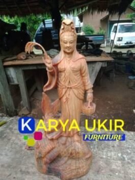 Patung dewi Kwan im murah dan sebuah patung kayu yang terbuat dari bahan material kayu jati ataupun juga pinus merah