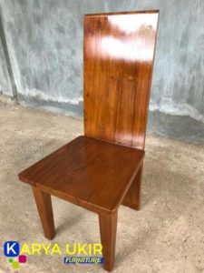 Kursi kayu Solid untuk restoran dan cafe atau yang biasa disebut dengan kursi kayu jati padat atau utuh yang dijual dengan harga terjangkau atau murah
