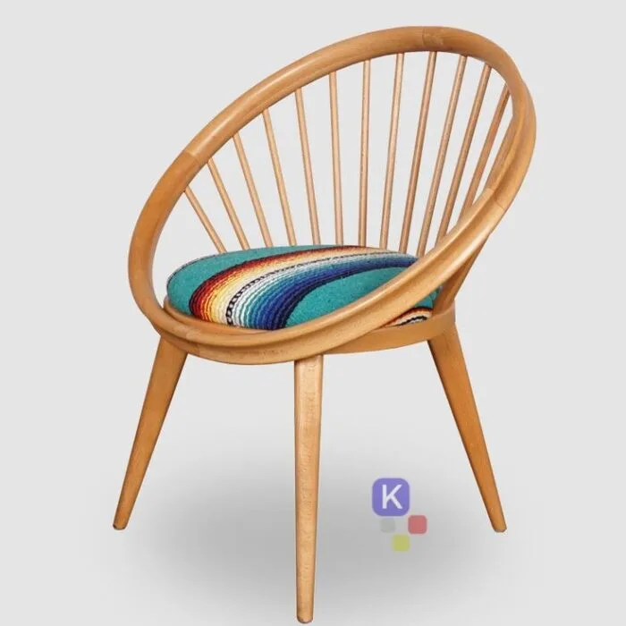 Gambar kursi Resto Jakarta dengan model bulat jeruji veleg roda minimalis atau yang biasa disebut dengan kursi Cafe modern retro