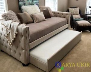 Sofa kamar desain mewah maupun minimalis atau kursi untuk sofa untuk berbaring santai dengan kasur agar kamar agar terasa elegan dan tentunya nyaman