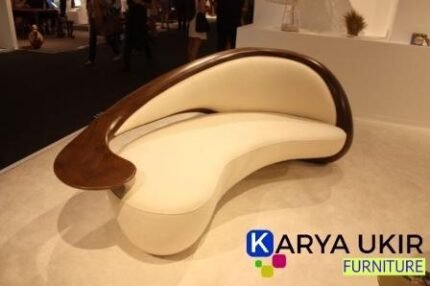 Kursi sofa unik modern atau yang biasa disebut dengan bangku unik custom dengan desain elegan dan nilai seni tinggi sangat istimewa
