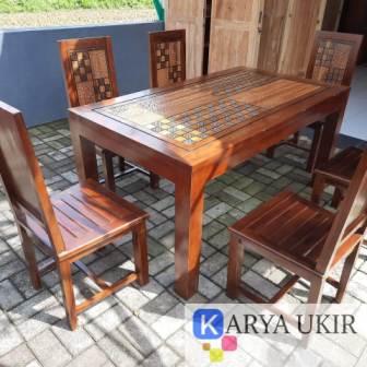 meja makan murah minimalis dan meja makan klasik dengan bahan material kayu jati berkualitas tinggi harga grosir pabrik jepara