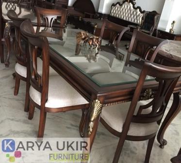 Meja makan Villa dengan model klasik bahan material kayu jati atau set ruang makan untuk villa dan hotel harga paling murah berkualitas