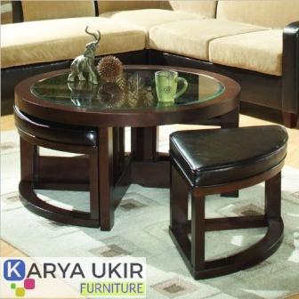 Meja kopi ruang tamu kayu jati dengan desain minimalis ini atau juga bisa disebut dengan meja tamu multifungsi yang memiliki kursi tambahan