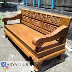 Kursi teras ukir antik Jepara atau yang biasa disebut dengan kursi teras solid mewah kayu jati ukiran Unik dan desain seni klasik