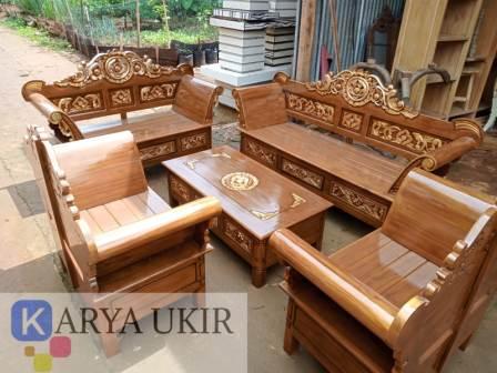 Kursi ukir murah 321 atau yang biasa disebut dengan kursi tamu mawar bahan material kayu jati model buatan Jepara