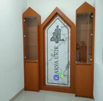 Lemari Imam mushola Mini atau yang biasa disebut dengan lemari Mihrab untuk mushola rumah dan kantor simple sederhana minimalis model terbaru