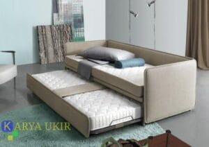 Tempat tidur sofa multifungsi atau yang biasa disebut dengan ranjang model sofa Sorong minimalis yang bisa diisi dengan kasur dan spring bed