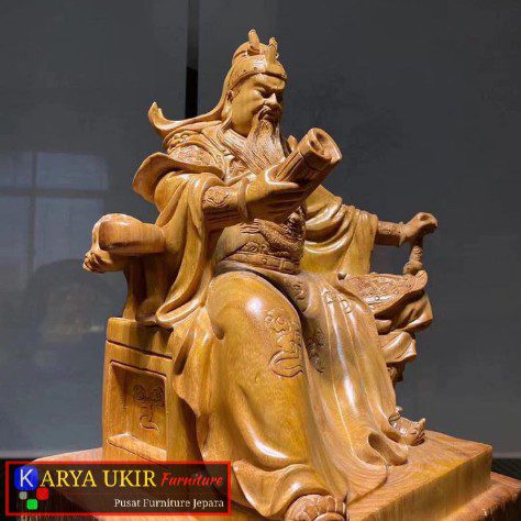 Patung dewa Kwan Kong kayu jati