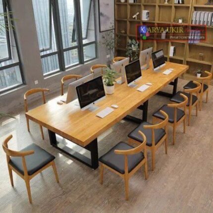 Meja makan rapat desain minimalis atau yang bisa disebut dengan meja makan untuk pertemuan di Kantor Perusahaan bersama klien dan untuk rumah bahkan hotel