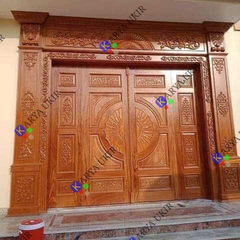 Pintu Rumah Mewah jati ini adalah salah satu karya terbaik anak Jepara dan Indonesia Dan Sebuah pintu royal dari bahan material kayu jati ukir modern