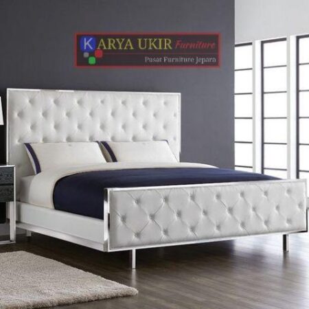 Tempat tidur stainless modern minimalis dengan kombinasi jok busa pada sandaran dan rangka besi stainless nirkarat sangat aergonomis dan kuat