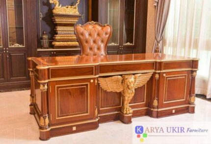 Meja kantor pimpinan CEO mewah atau yang biasa disebut dengan meja Kerja dewan direktur kayu jati model terbaru paling nyaman dan berwibawa