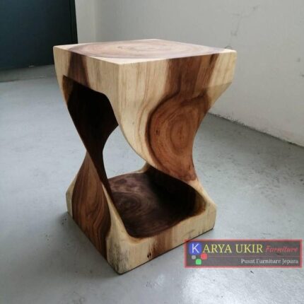 Gambar Kursi Stool kayu solid unik atau biasa disebut dengan kursi makan cafe dan minibar bulat trembesi serbaguna