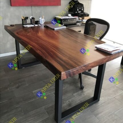 Gambar Meja kantor antik kayu utuh asli Trembesi dengan bentuk yang sangat unik ini adalah sebuah meja kerja dengan model klasik yang sangat tebal