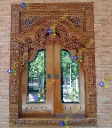 Gambar Jendela ukir gebyok antik ini adalah sebuah model pintu yang diukir dengan desain klasik sangat cocok untuk rumah modern