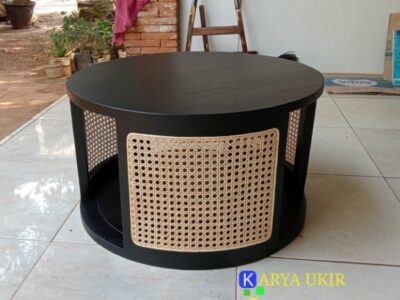 Desain Meja Tamu Rotan Unik bulat warna hitam