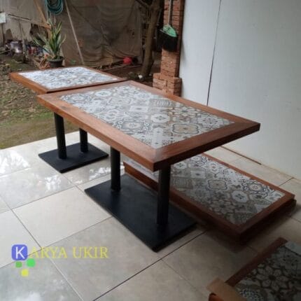 Gambar meja makan keramik motif custom dengan desain minimalis unik klasik untuk ruang makan kantor maupun Cafe bahkan restoran mewah